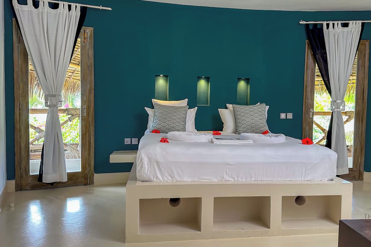 Premium bedding, minibar, individually decorated, individually furnished