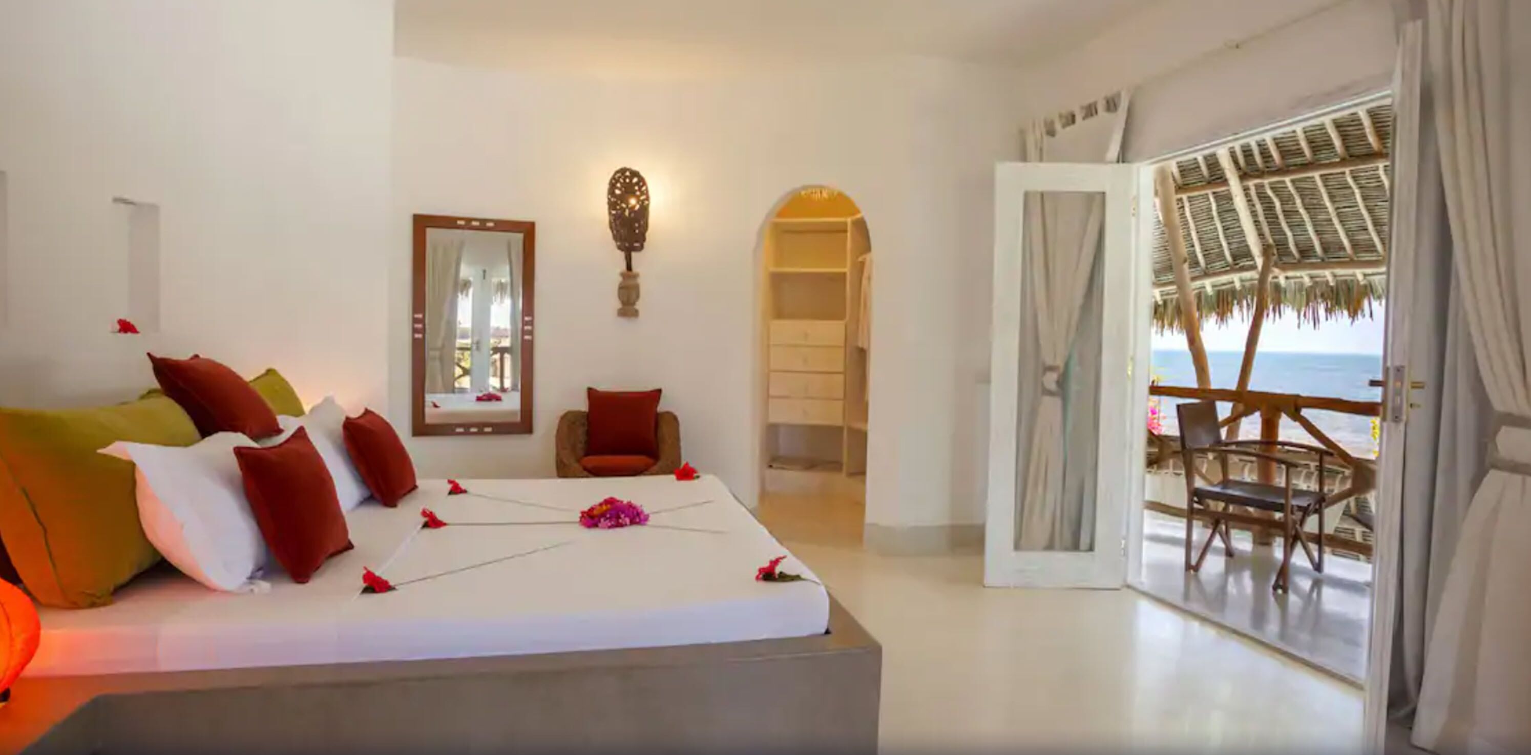 1 bedroom, premium bedding, minibar, desk