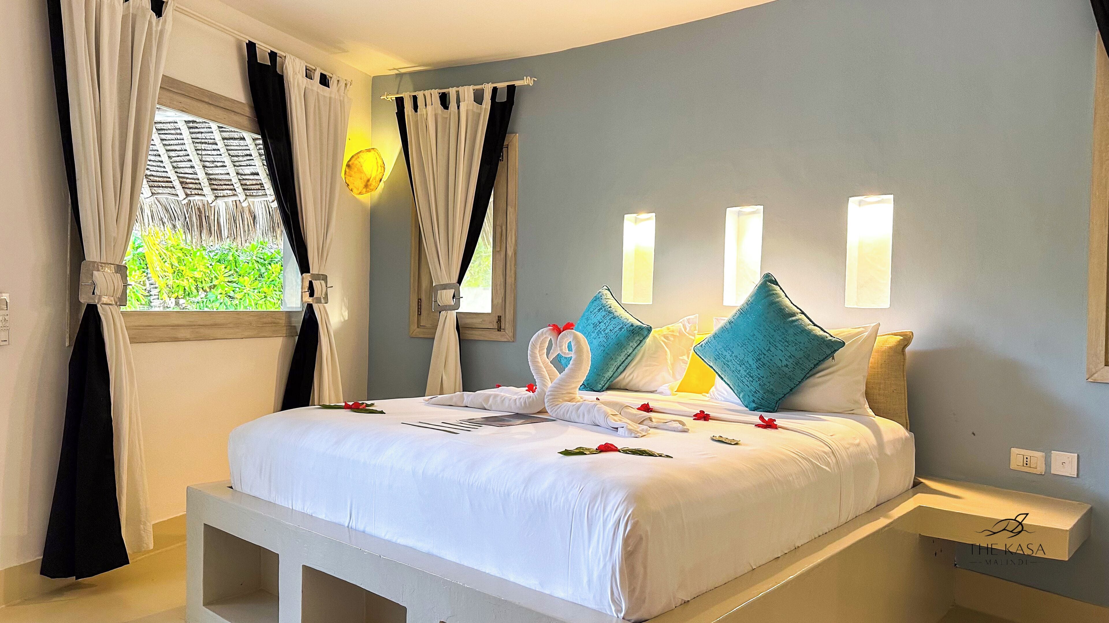 Premium bedding, minibar, individually decorated, desk