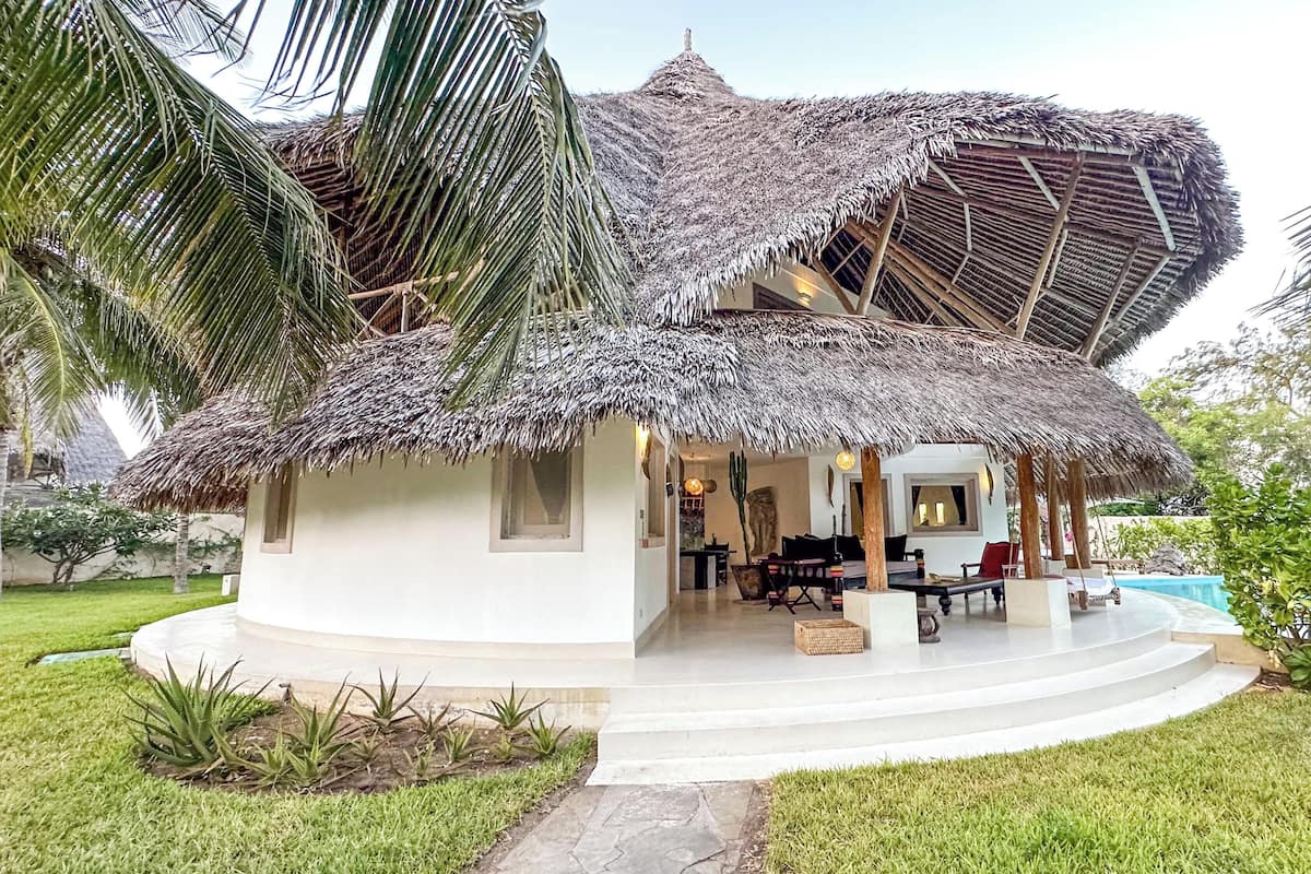 Luxury Villa, 3 Bedrooms, Ocean View, Sea Facing | Bathroom | Free toiletries, hair dryer, bathrobes, slippers