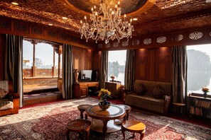 Ferdiglaget frokost er inkludert hver dag