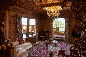 Reception - Mascot Houseboats (Srinagar)