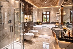 Shamah Lake View Suite with Private Jacuzzi | Bathroom | Free toiletries, slippers, towels, shampoo - Mascot Houseboats (Srinagar)
