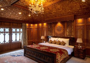 Suite (Emperor) | Sengetøy av topp kvalitet, safe på rommet, skrivebord og lydisolert