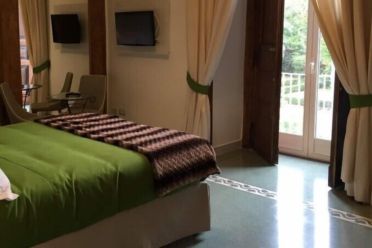 Superior Double Room, Garden View