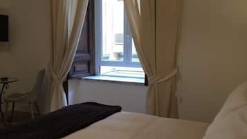Chambre Double Majestueuse | Couette en duvet d'oie, minibar, coffres-forts dans les chambres, bureau