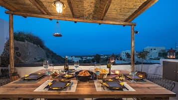 House, 2 Bedrooms, Fireplace, Sea View | Terrace/patio
