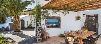 Old Vourvoulos Houses