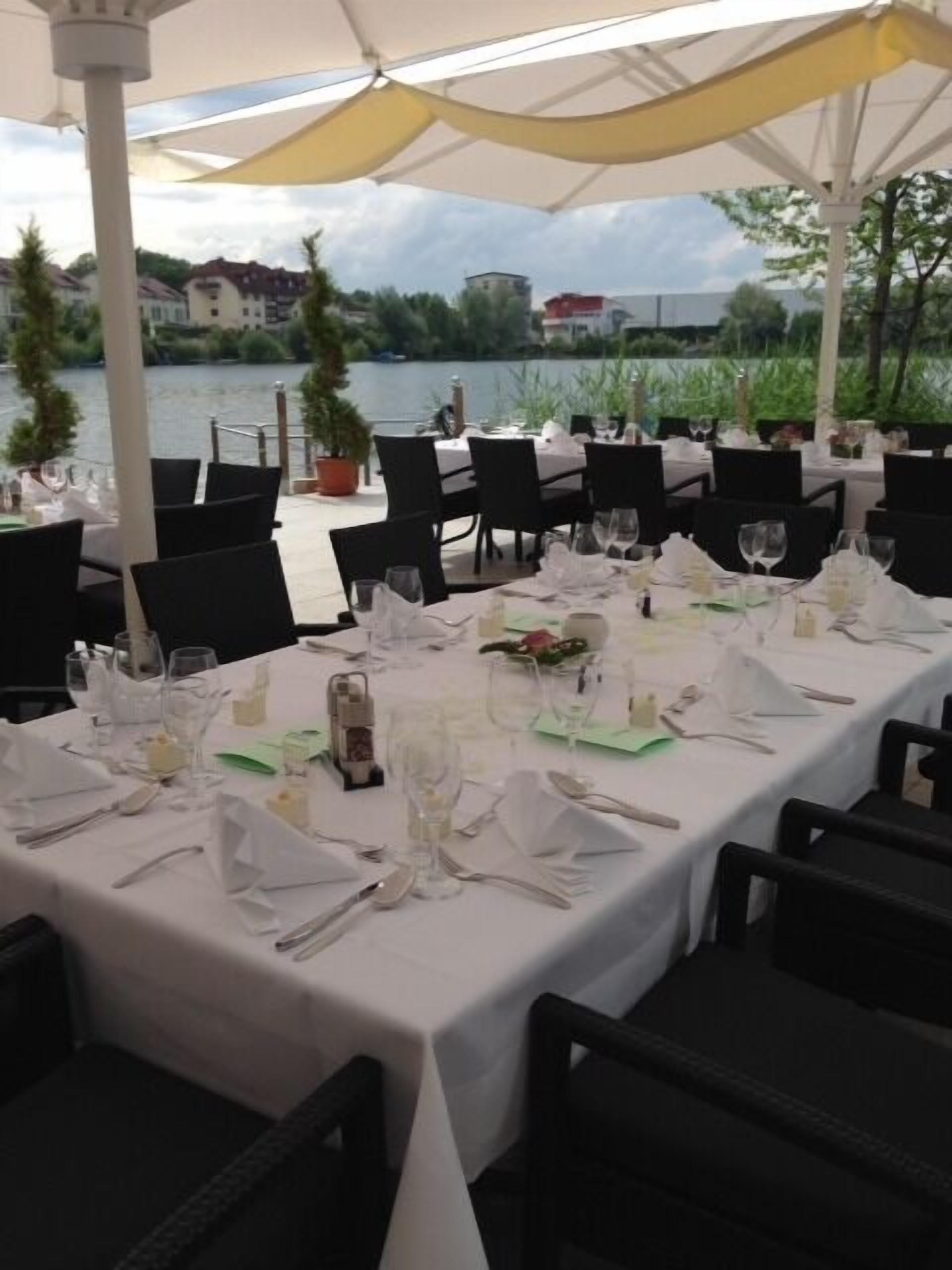 breakfast, dinner served; german cuisine, garden views