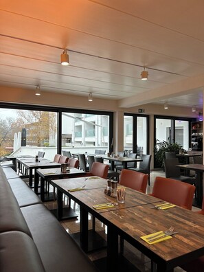 Daily continental breakfast (EUR 13.00 per person) - Seehotel Forst (Forst)