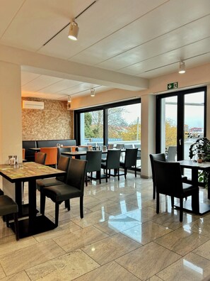 Daily continental breakfast (EUR 13.00 per person) - Seehotel Forst (Forst)