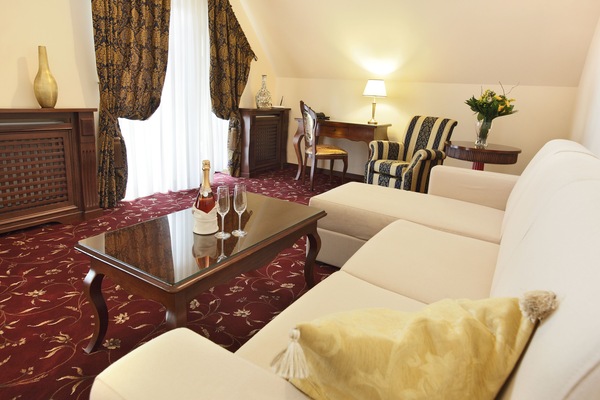 Deluxe Suite (with Spa Access) | Room amenity