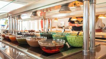 Petit déjeuner buffet compris tous les jours