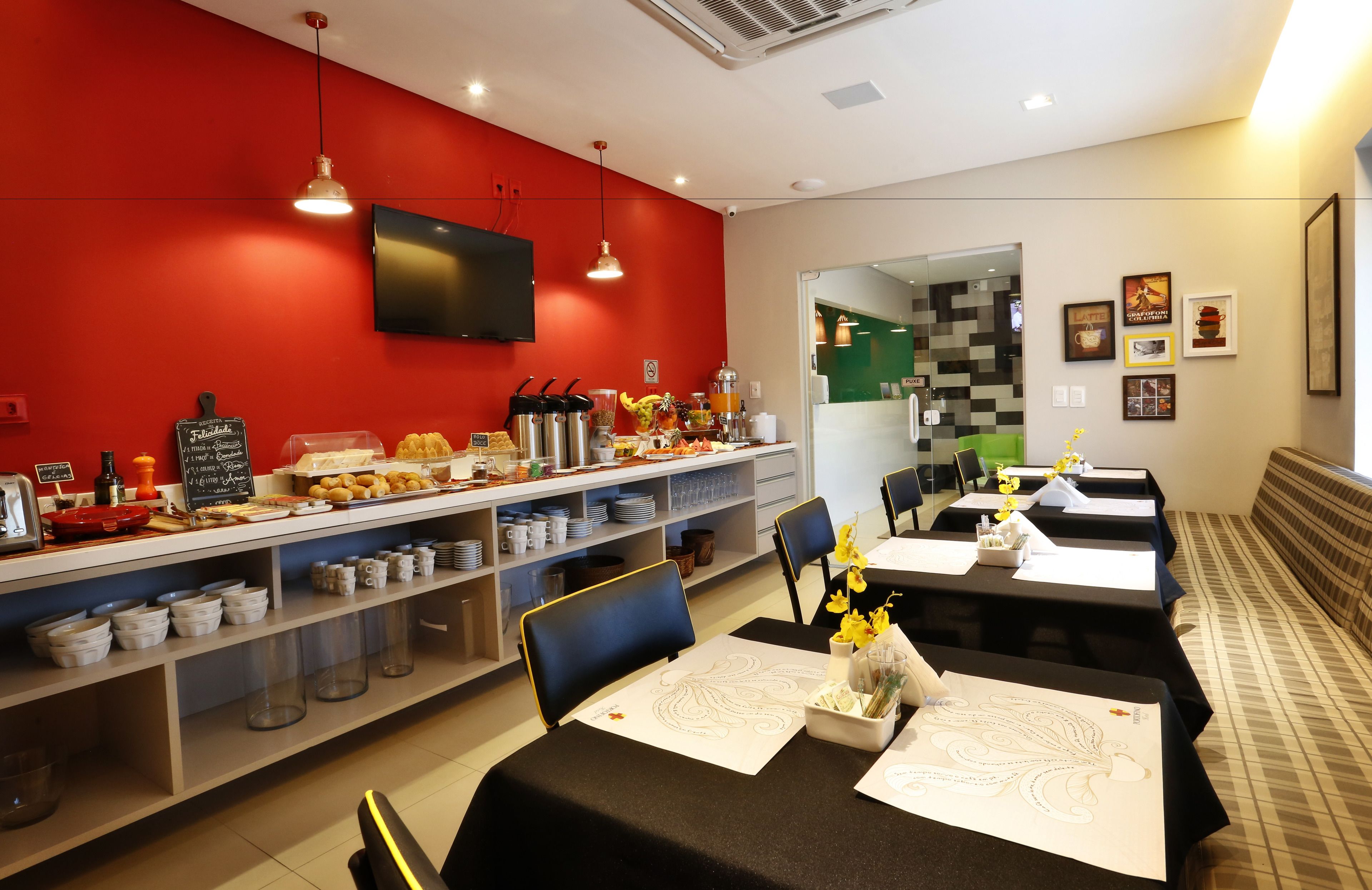 Café da manhã continental grátis todos os dias