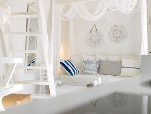 Alsaki Suite, street view