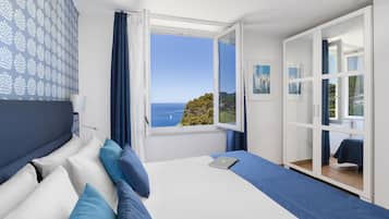 Classic-Doppelzimmer, Meerblick | Minibar, Zimmersafe, Schreibtisch, kostenloses WLAN