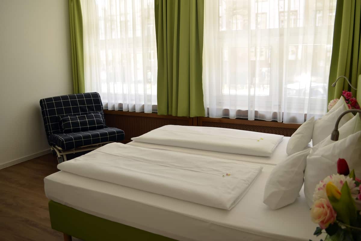 Minibar, in-room safe, desk, iron/ironing board