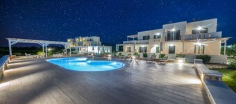 Iphimedeia Apartments & Suites