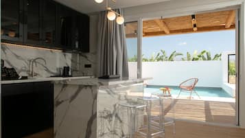 2 Bedroom Golden Suite with Private Pool | Sábanas de algodón egipcio, ropa de cama de alta calidad, caja fuerte