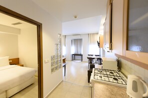 Apartment, 1 Bedroom | Private kitchen