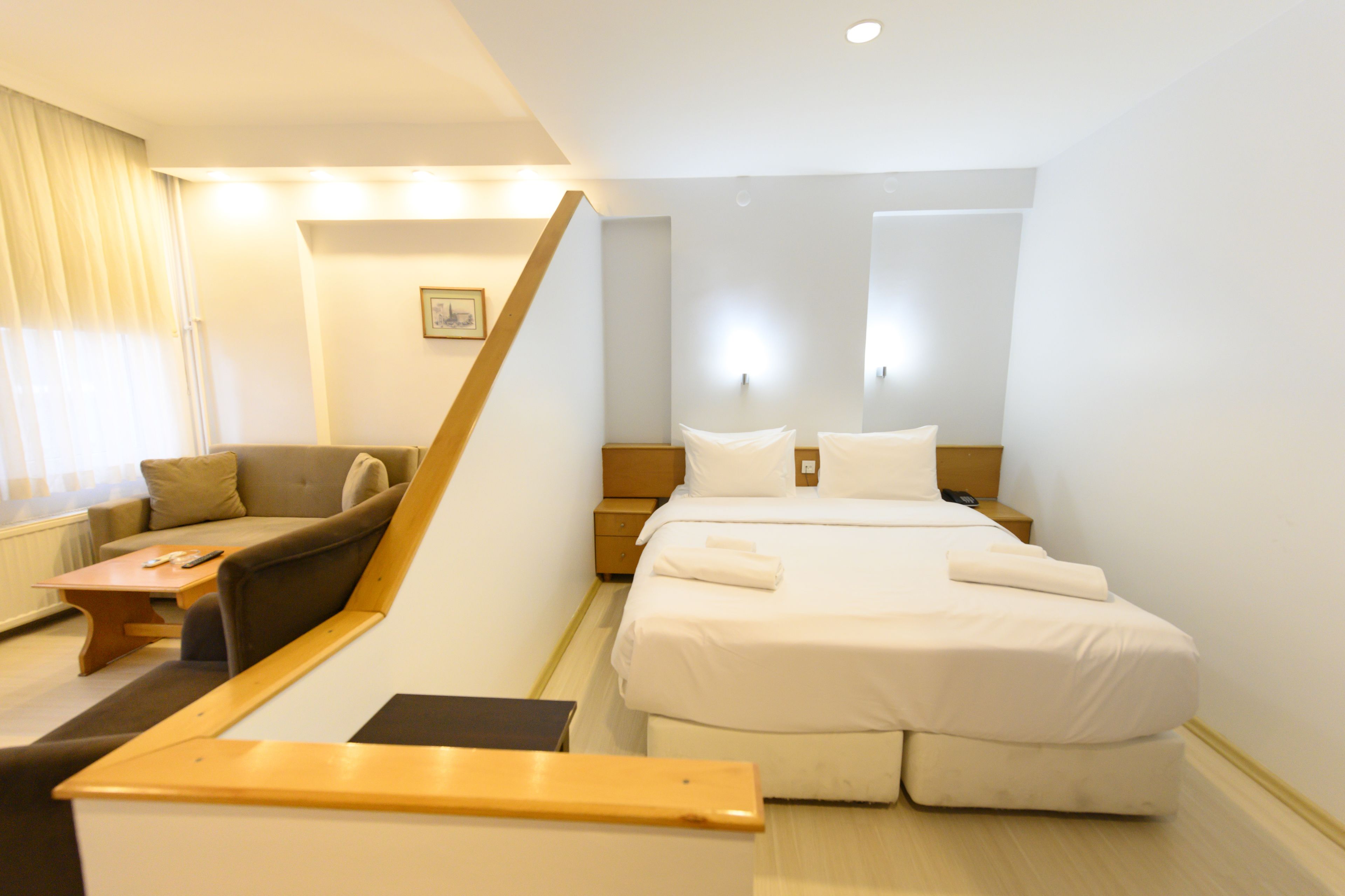 Studio | Premium bedding, desk, soundproofing, rollaway beds