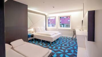 Habitación cuádruple Prestigio, 1 cama Queen size y sofá cama | 1 habitación, ropa de cama de alta calidad y camas con pillow-top