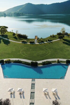 Indoor pool, outdoor pool