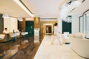 Couples treatment rooms, sauna, hot tub, steam room, Turkish bath