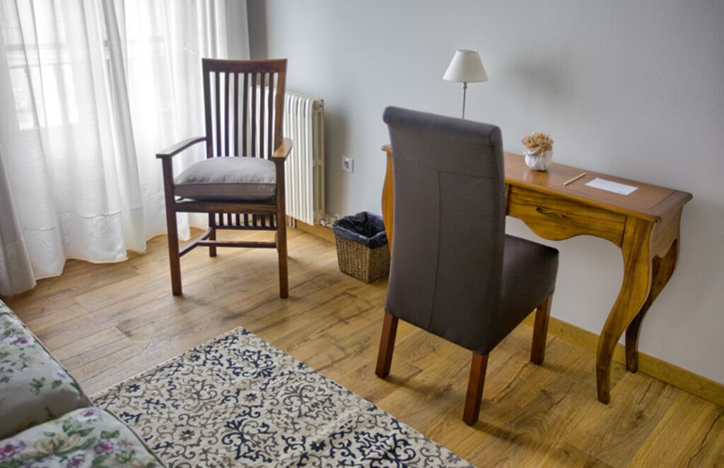 double room | in-room safe, individually decorated, individually furnished, desk