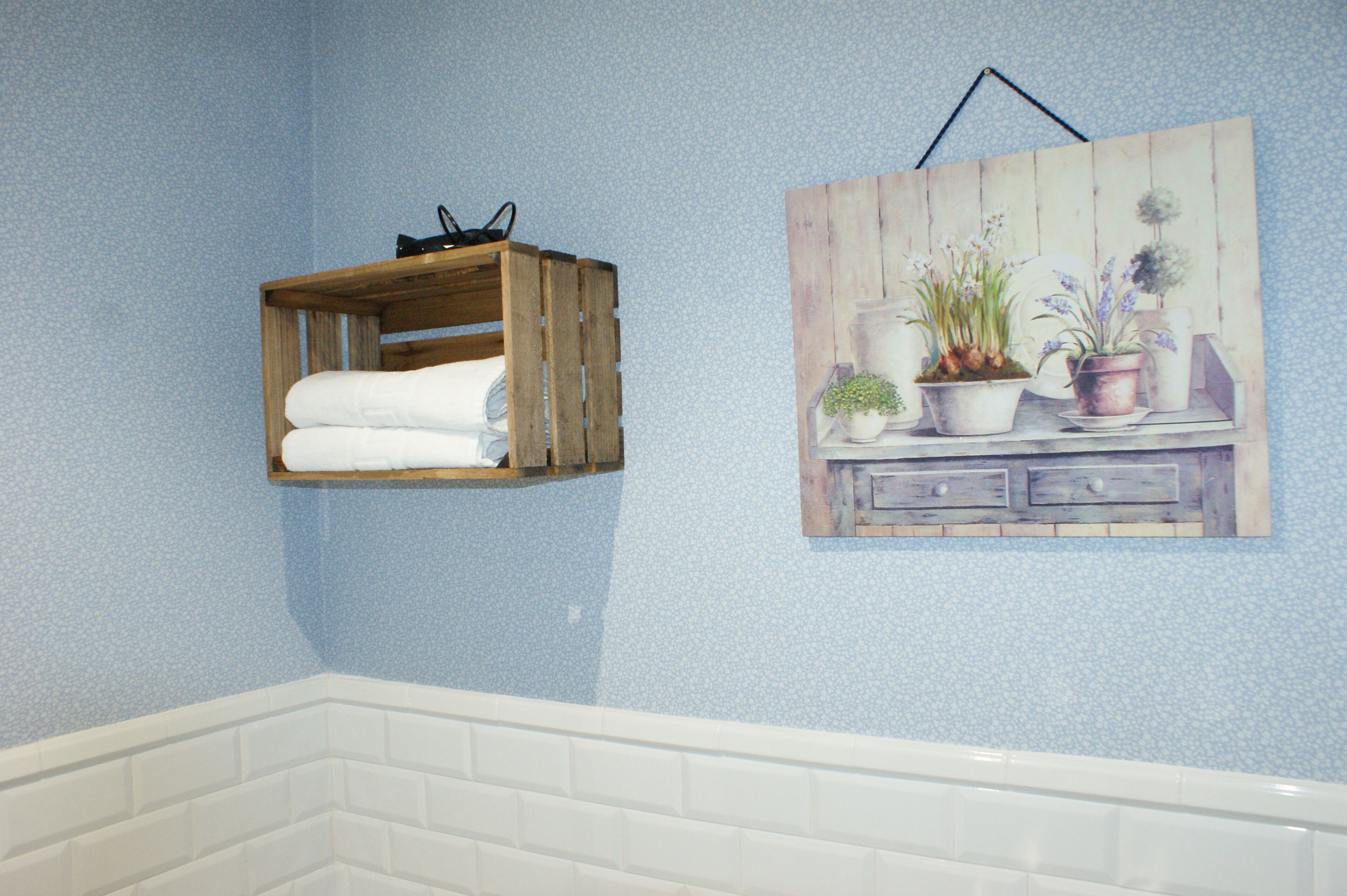 triple room | bathroom | shower, free toiletries, hair dryer, towels