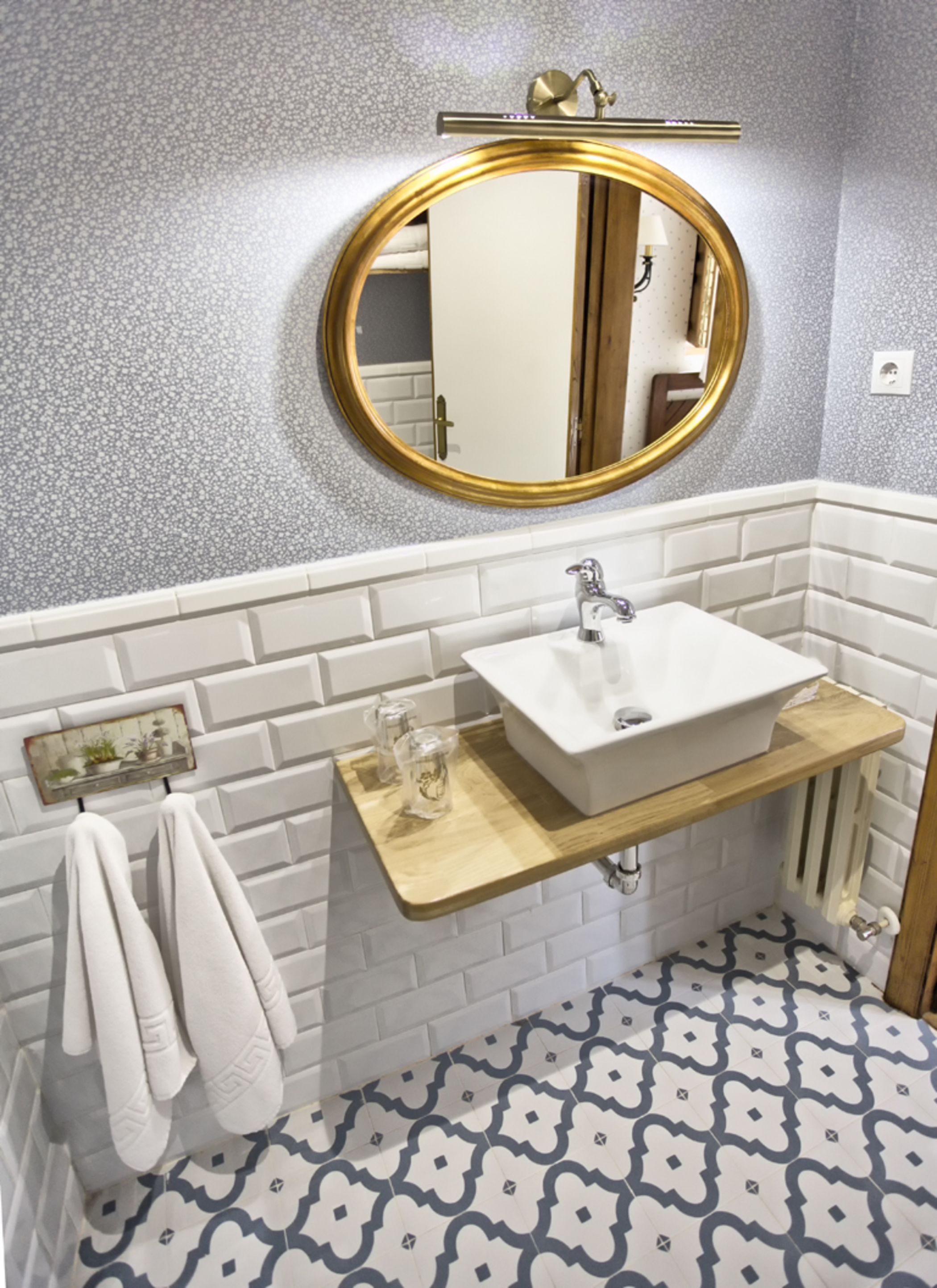 double room | bathroom | shower, free toiletries, hair dryer, towels