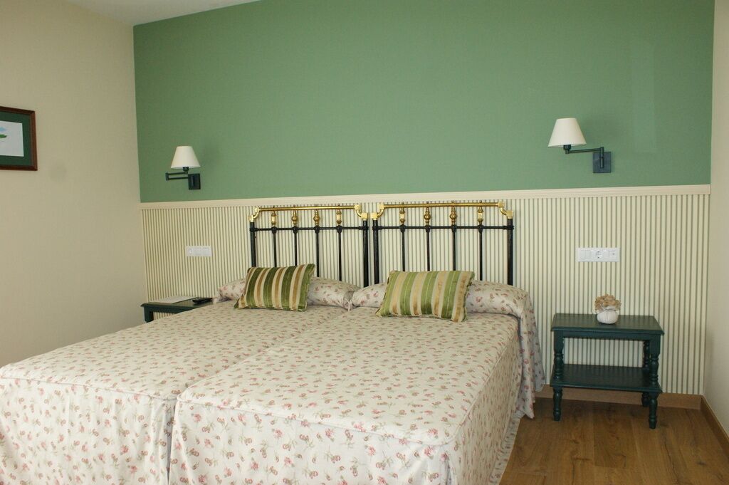 double room | in-room safe, individually decorated, individually furnished, desk