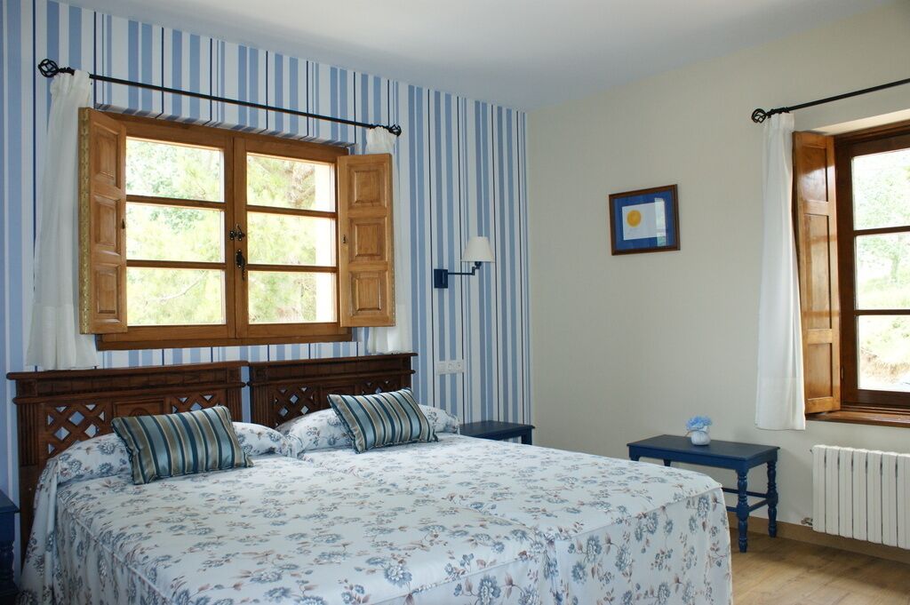 double room | in-room safe, individually decorated, individually furnished, desk