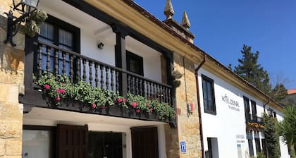 Hotel Colonial de Santillana