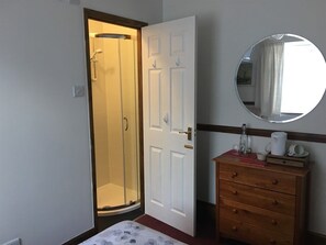 Double Room, Ensuite - The Cottage (Chichester)