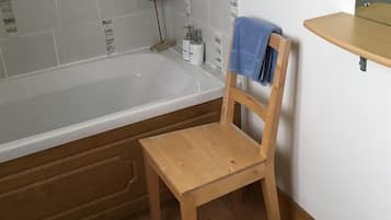 Twin Room, Ensuite | Bathroom