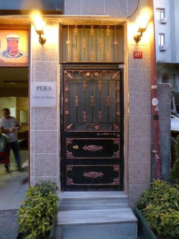 Property entrance - Pera Suites & Studios (Istanbul)