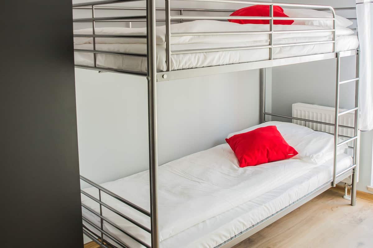 Apartment, 1 Schlafzimmer | 1 Schlafzimmer, schallisolierte Zimmer, Babybetten, Bettwäsche