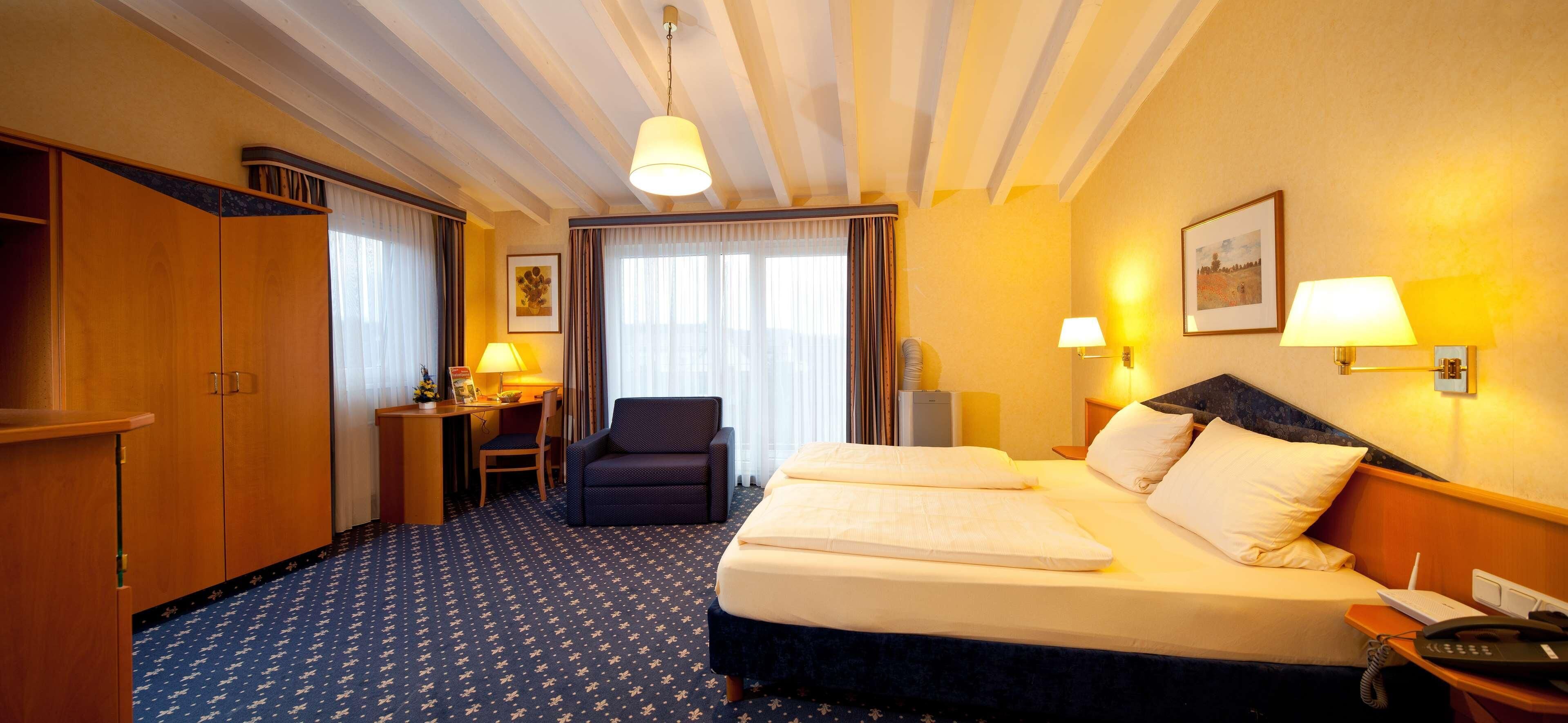 Minibar, in-room safe, desk, soundproofing
