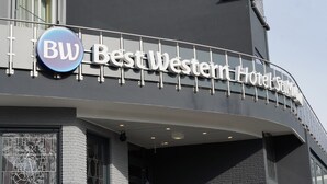 A hotel sign with the name 'Best Western Hotel St. Michael'. - Best Western Hotel St. Michael (Morbach)