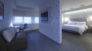 Suite, 1 King Bed | Living room