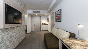 In-room safe, desk, soundproofing, iron/ironing board - Holiday Inn Express Mexico - Toreo by IHG (Naucalpan)