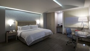 Standard Room | In-room safe, desk, soundproofing, iron/ironing board - Holiday Inn Express Mexico - Toreo by IHG (Naucalpan)