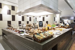 Restaurant - Holiday Inn Chennai OMR IT Expressway by IHG (Chennai)