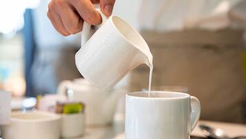 Daily buffet breakfast (INR 500 per person)