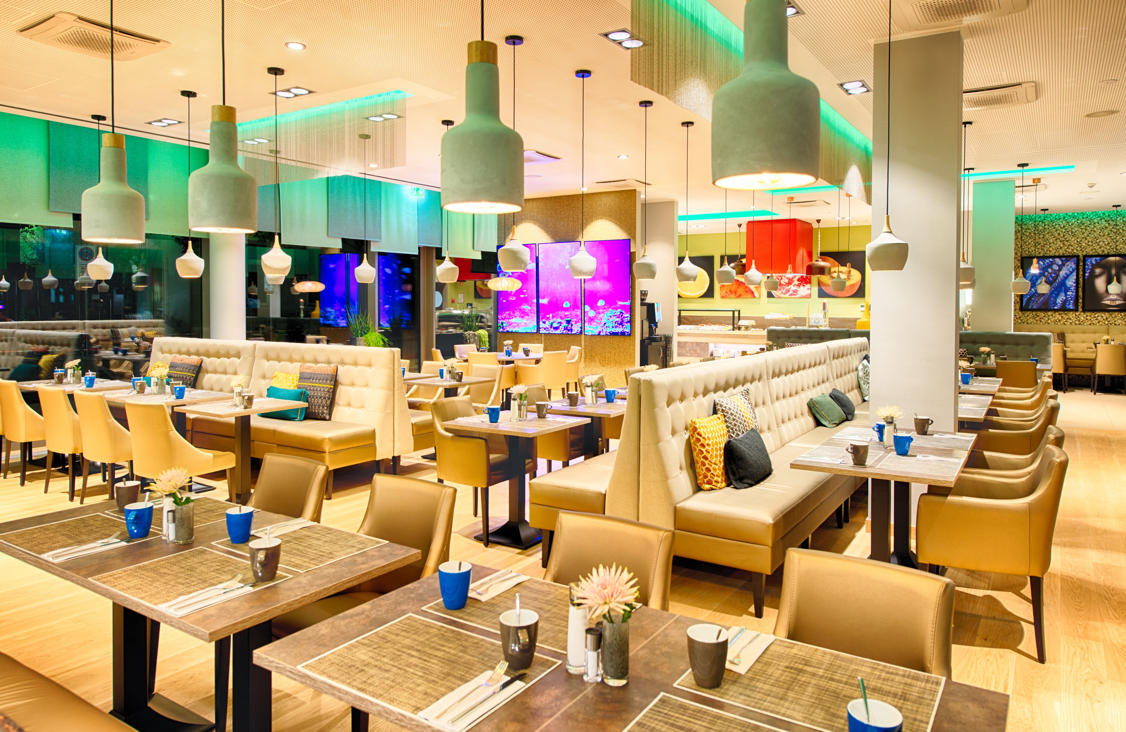 Tägliches Frühstücksbuffet (18 EUR pro Person)