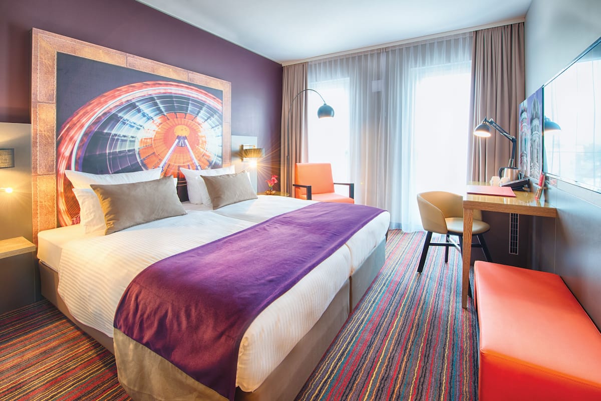 Comfort Room | Minibar, in-room safe, desk, soundproofing