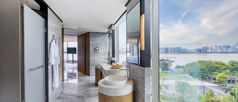 Ropa de cama de alta calidad y minibar