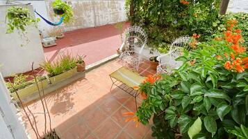 Habitació doble estàndard, 1 llit doble, terrassa, torre | Planxa i posts de planxar, wifi gratuïta i roba de llit