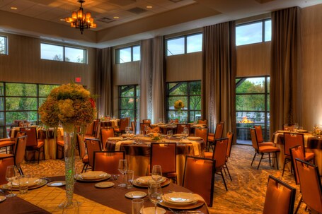 Courtyard by Marriott Pigeon Forge - Image 17